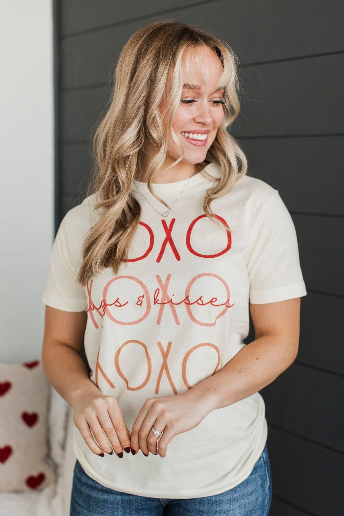 "Hugs & Kisses" Graphic Tee- Cream