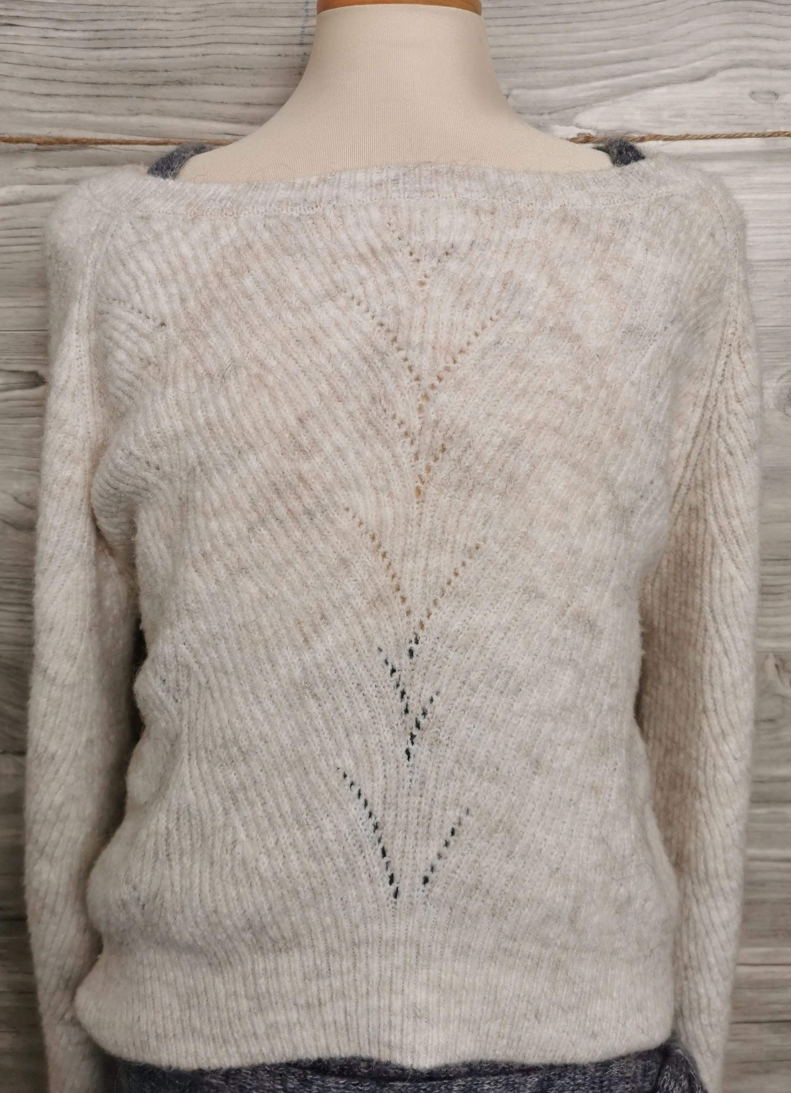 WOMENS SIZE XS - RUBY MOON, Soft Knit, Boatneck Sweater EUC B53